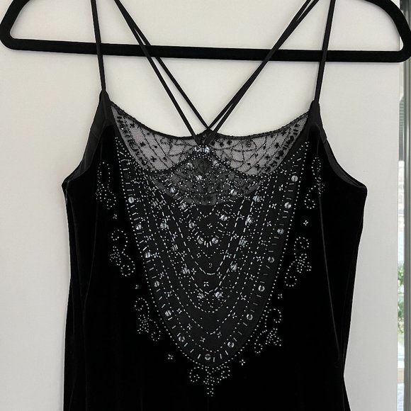 Long Black Velvet Evening Dress with Embroidered Details - Picture 5 of 15